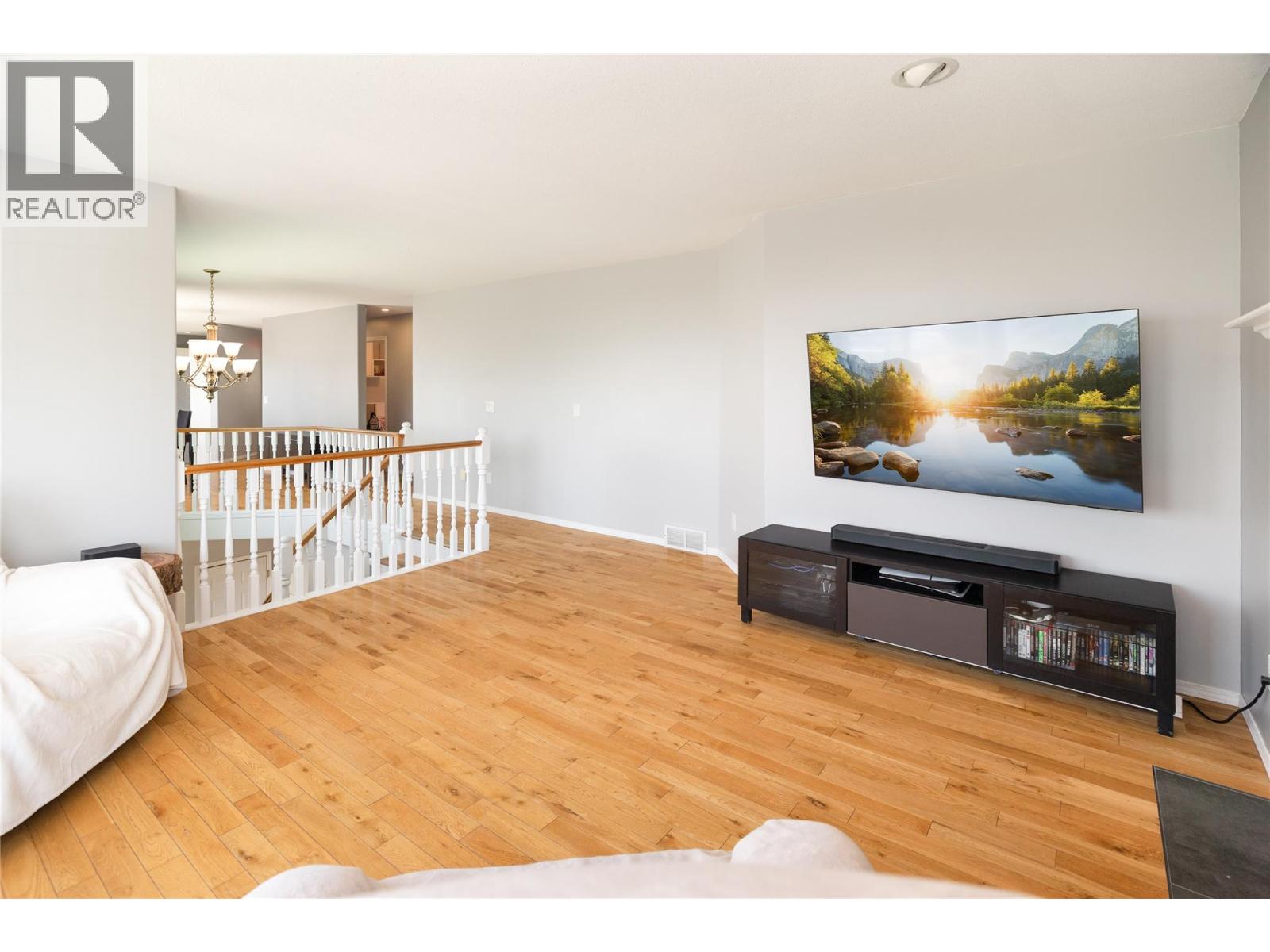 877 Toovey Road, Kelowna