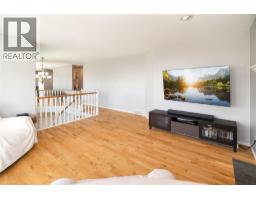 Primary Bedroom - 877 Toovey Road, Kelowna, BC V1X6R2 Photo 13
