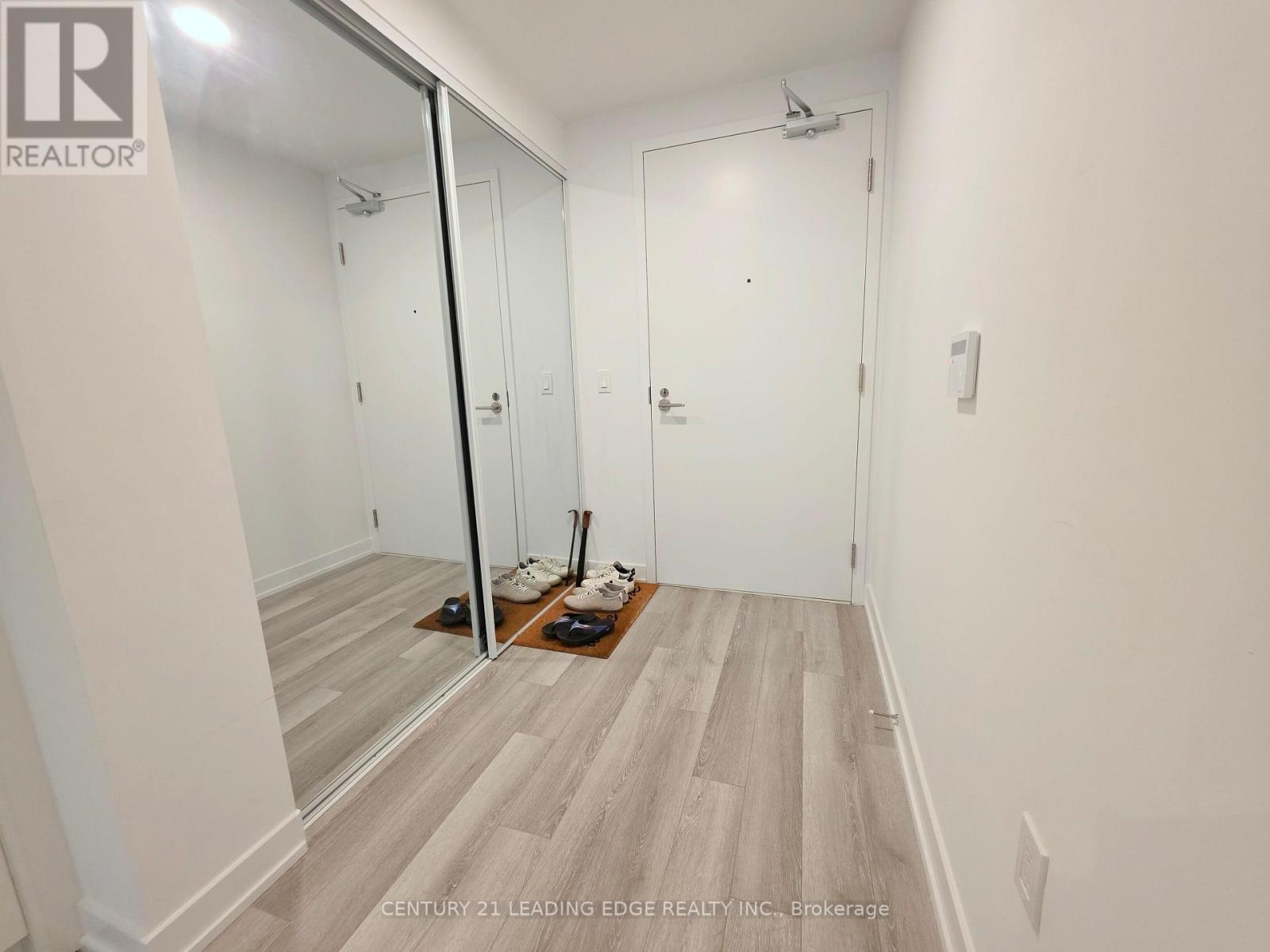 823 - 230 SIMCOE STREET, Toronto (Kensington-Chinatown) — photo 3