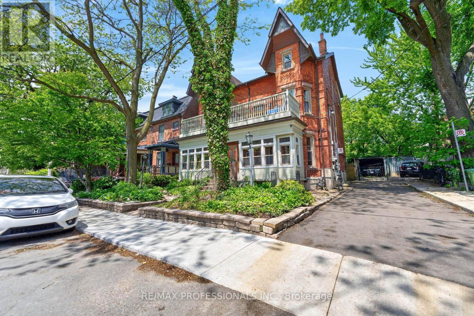 2 AFTON AVENUE, Toronto (Little Portugal) — photo 2