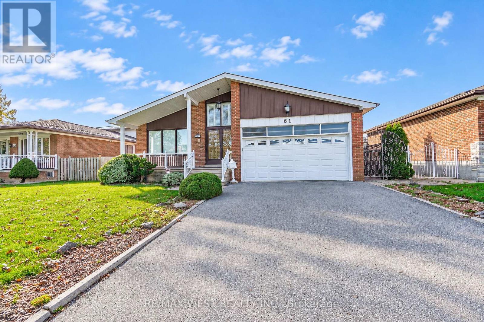 61 BICKERTON CRESCENT, Toronto (Pleasant View)