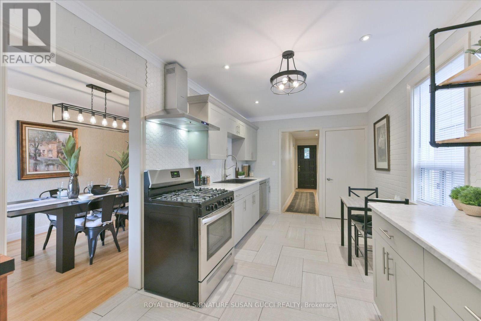 8 SUTHERLAND AVENUE, Toronto (Crescent Town) — photo 6