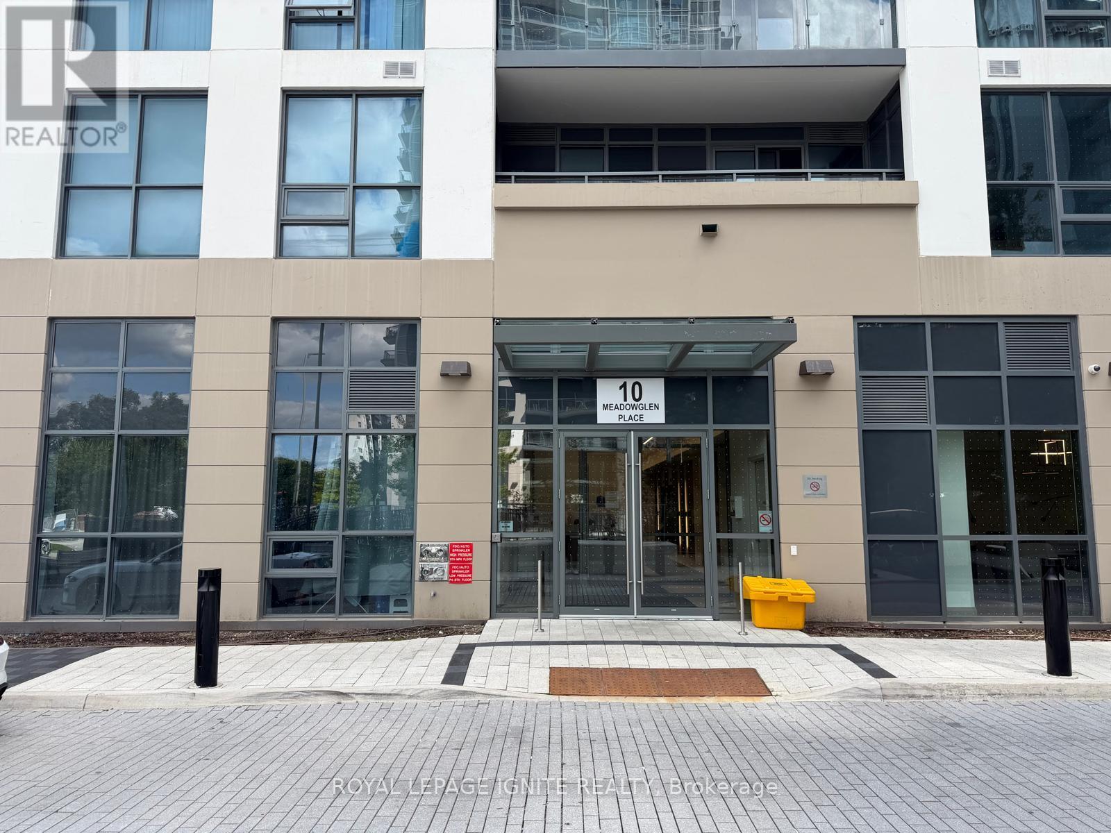 301 - 10 MEADOWGLEN PLACE, Toronto (Woburn) — photo 2