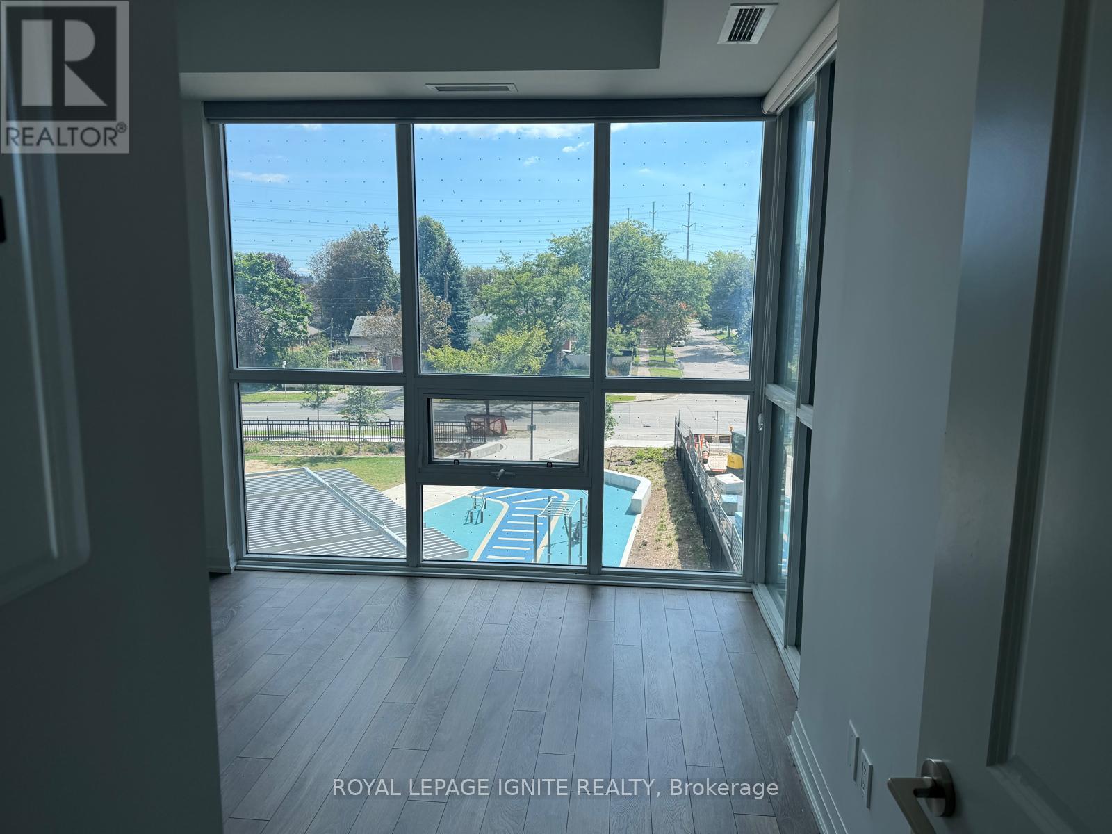 301 - 10 MEADOWGLEN PLACE, Toronto (Woburn) — photo 5