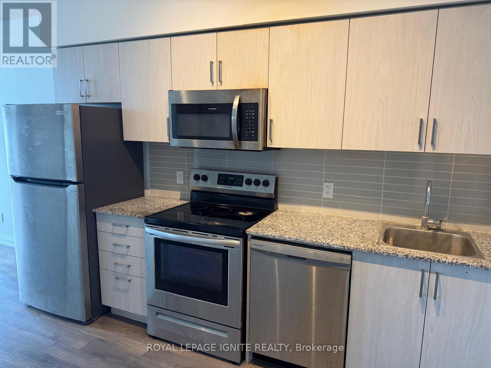 301 - 10 MEADOWGLEN PLACE, Toronto (Woburn) — photo 9