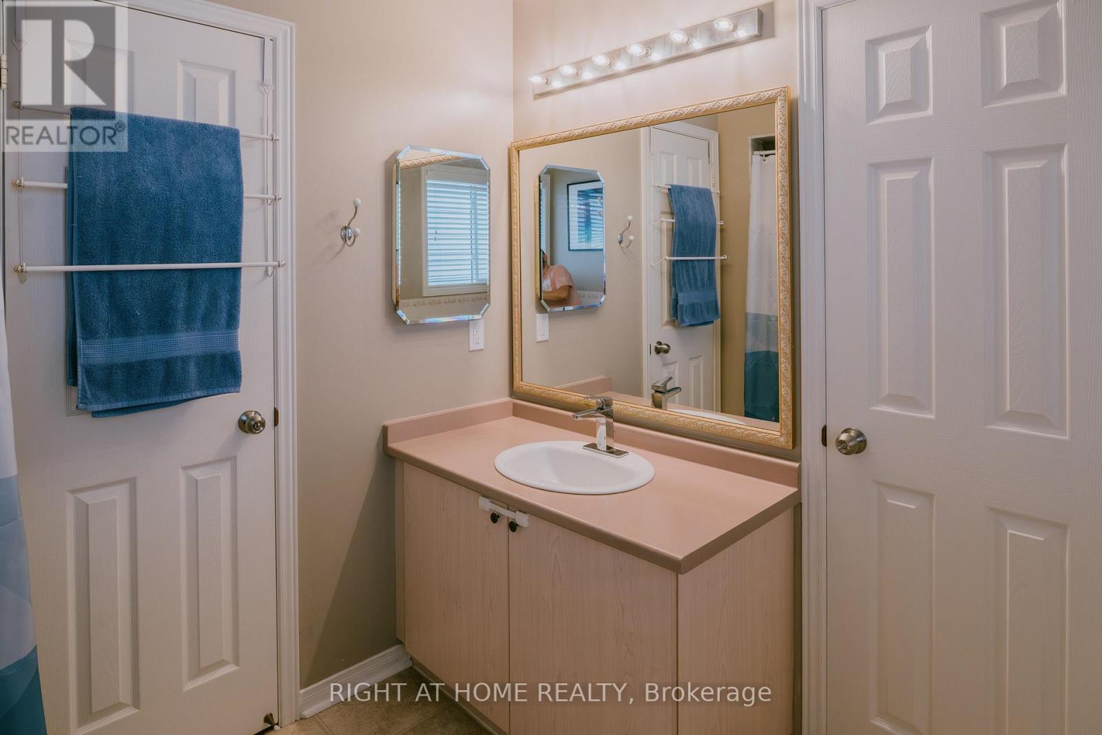 1014 SUMMITVIEW CRESCENT - 27