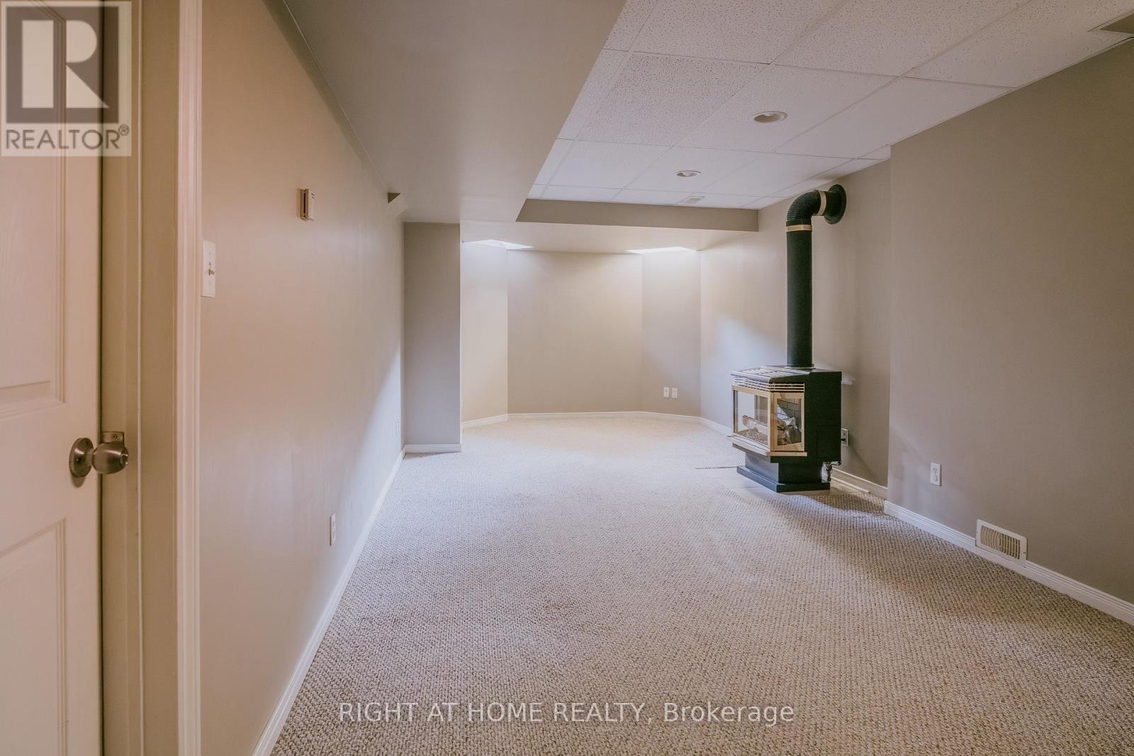 1014 SUMMITVIEW CRESCENT - 30