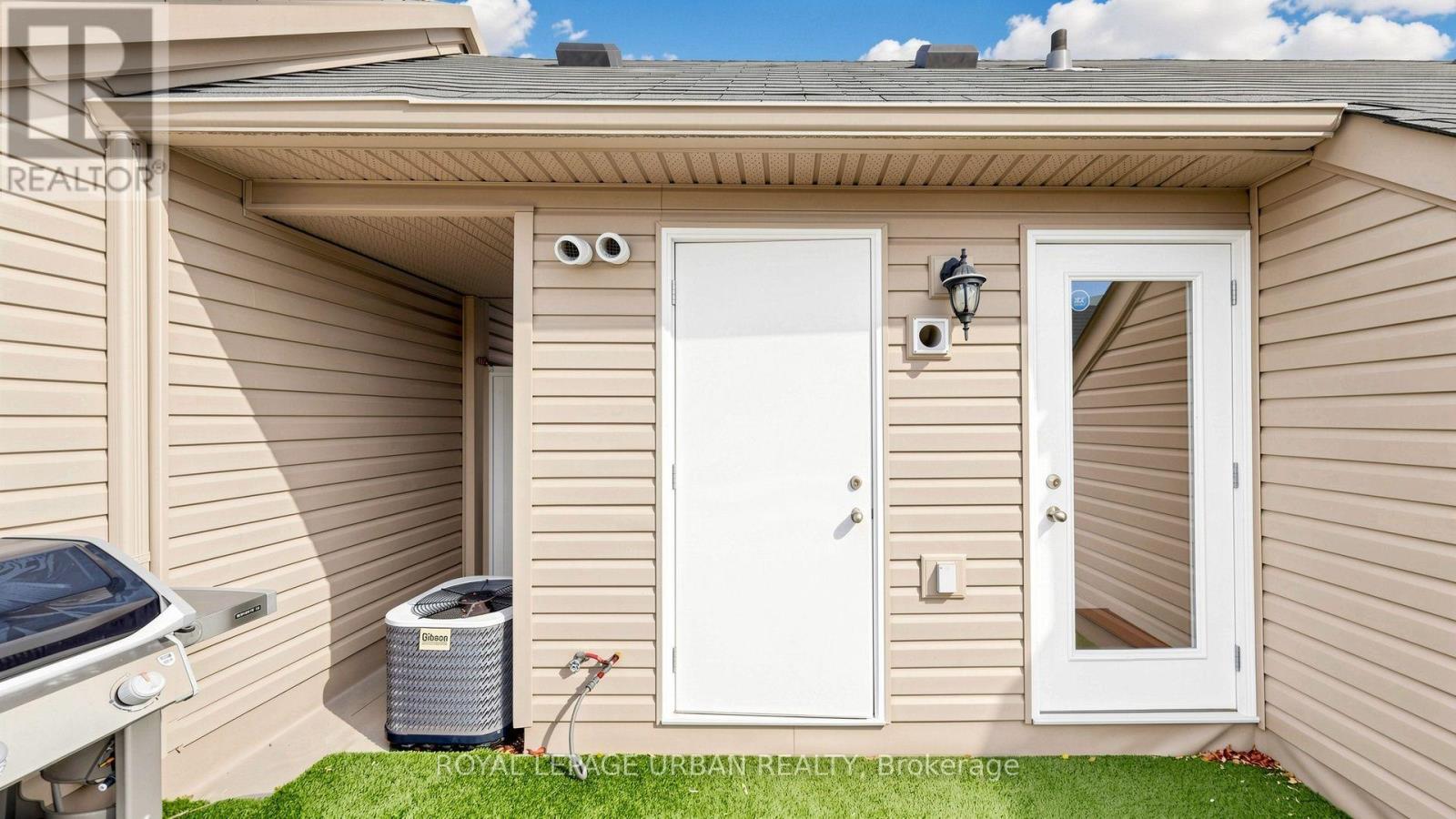 #2 76 MUNRO STREET - Image 29