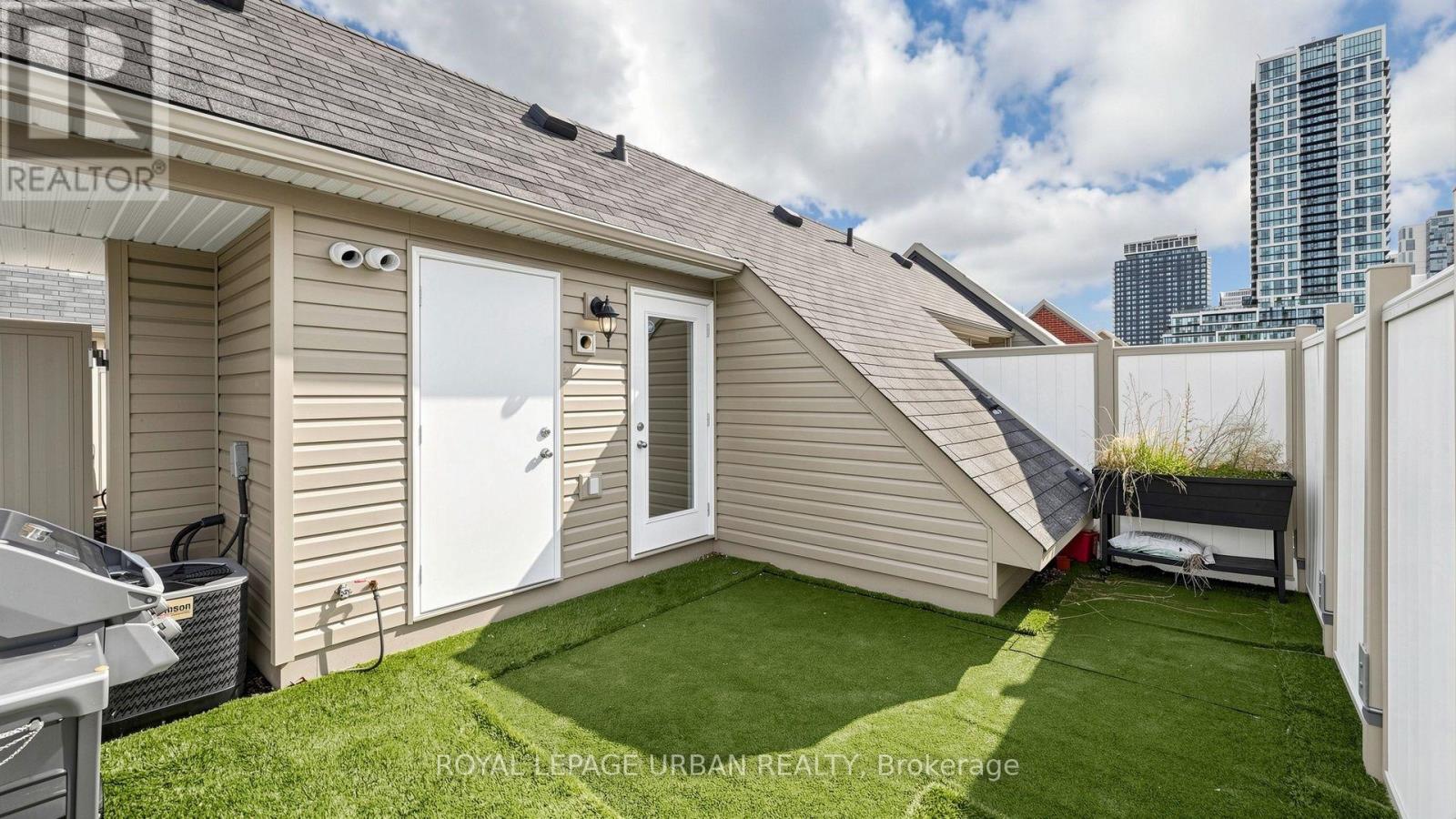 #2 76 MUNRO STREET - Image 34