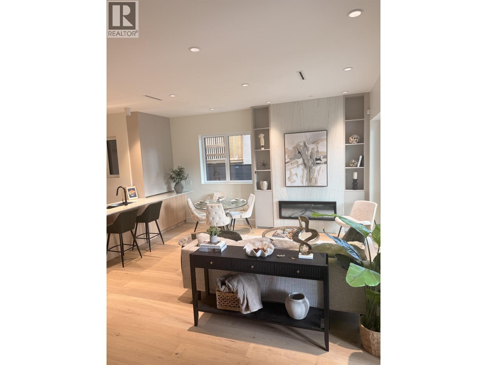 1 3315 W 10TH STREET, Vancouver — photo 5