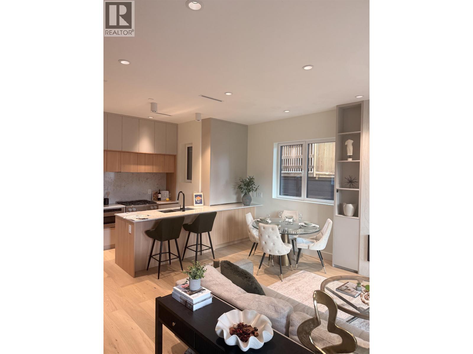 1 3315 W 10TH STREET, Vancouver — photo 6