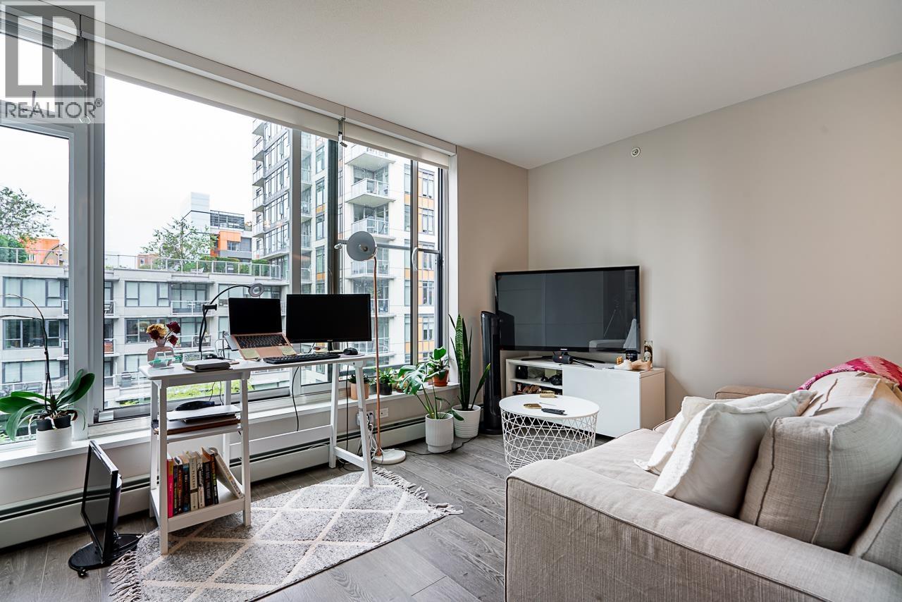 524 1783 MANITOBA STREET, Vancouver — photo 1