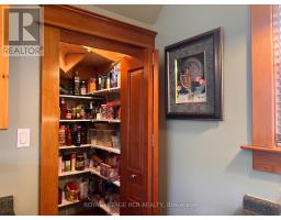 Den - 20314 Leslie Street, East Gwillimbury, ON L0G1R0 Photo 10