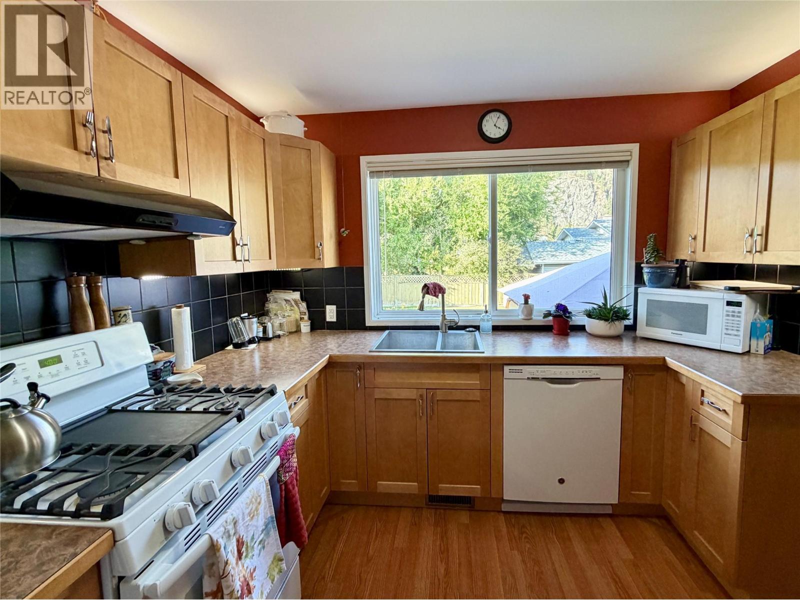 1623 Landsdowne Crescent - 15