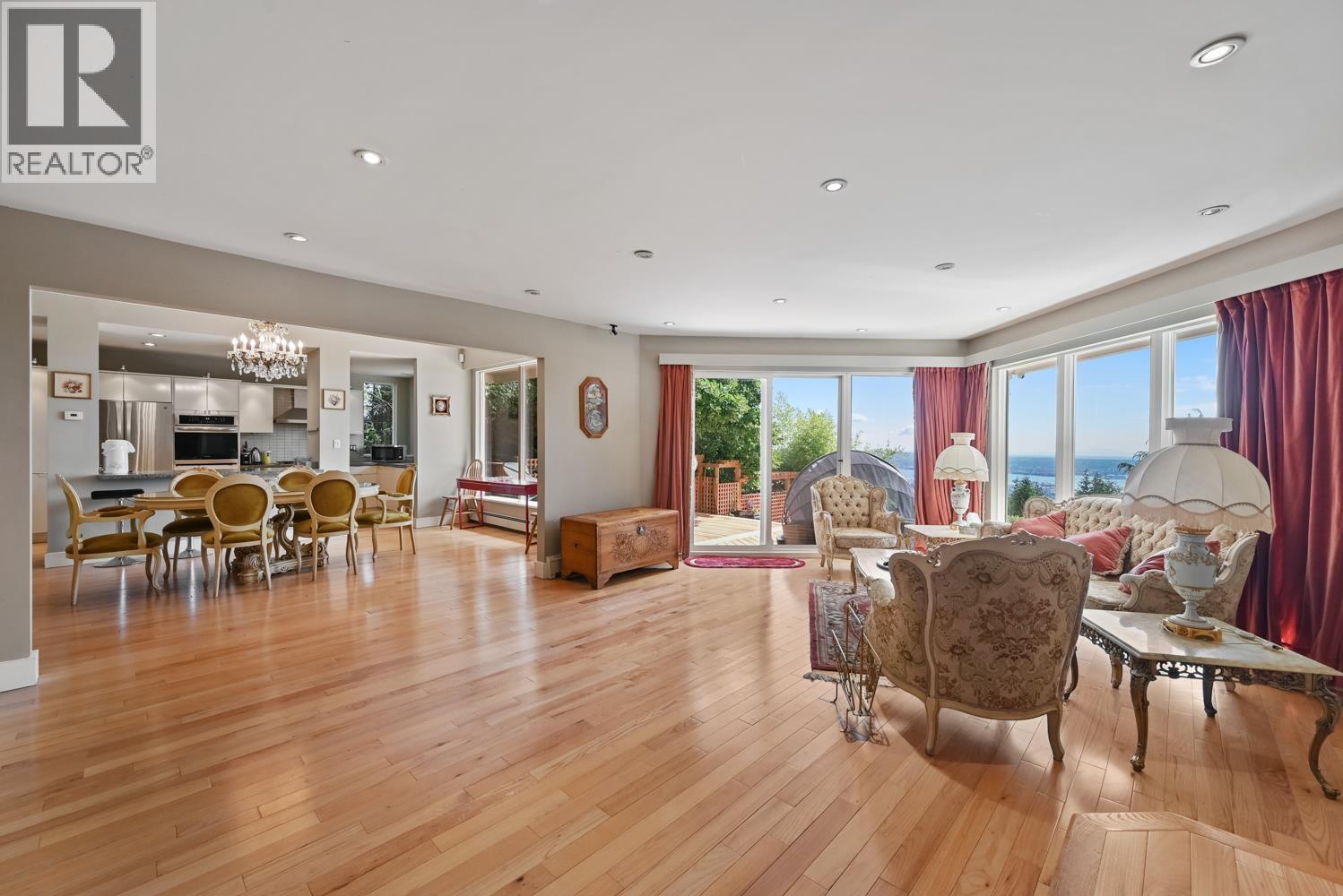 Main Floor 1053 MILLSTREAM ROAD, Vancouver — photo 6