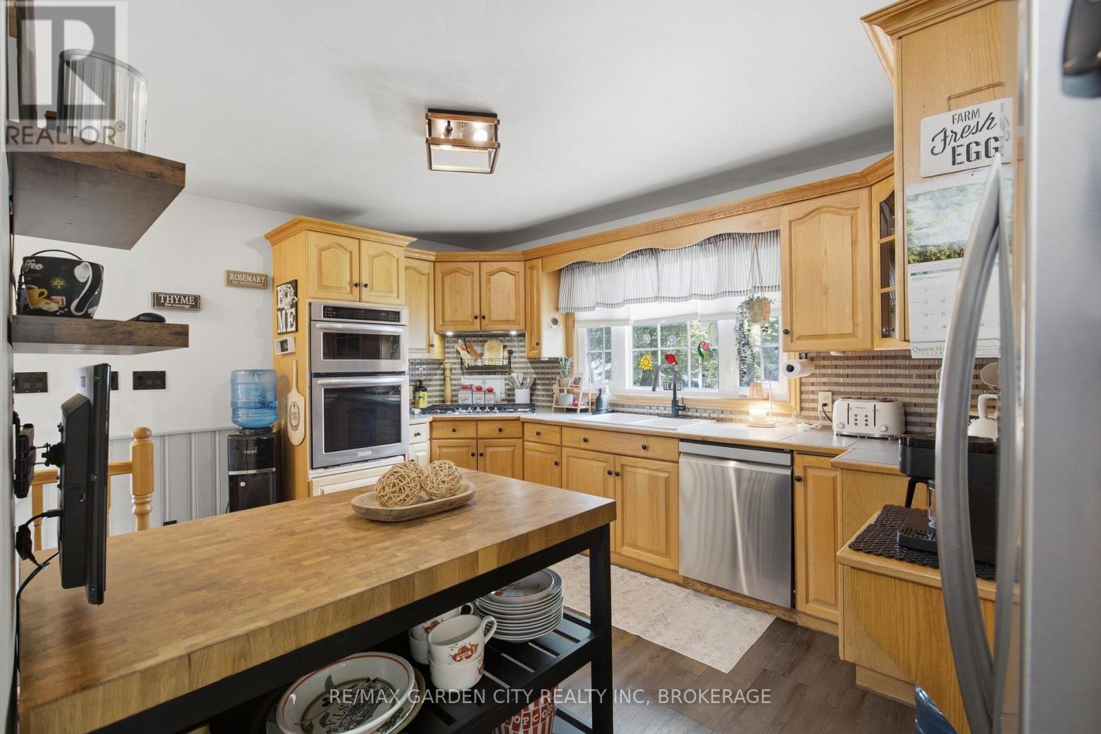 4993 RENDALL CRESCENT - 13