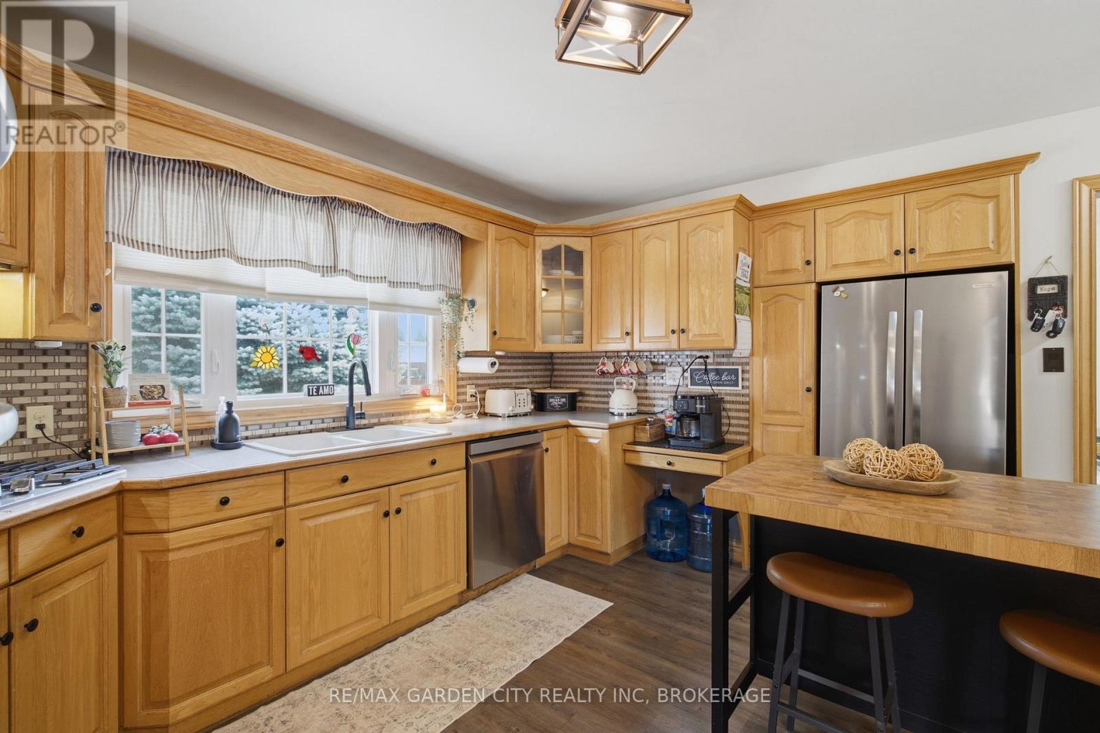 4993 RENDALL CRESCENT - 12