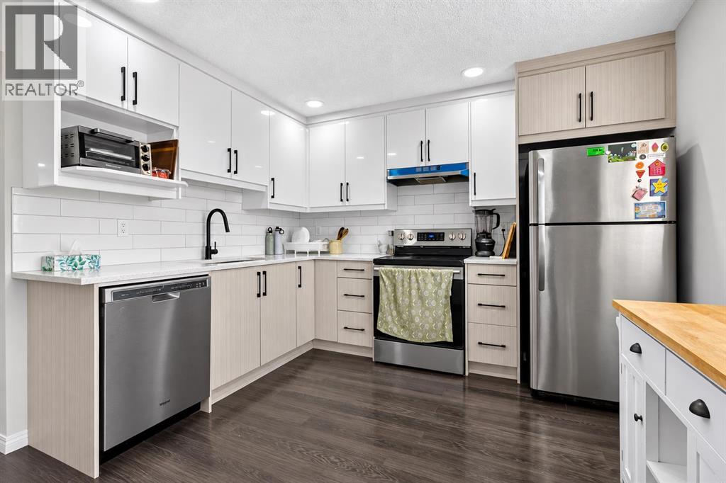369 Falshire Drive NE - 14