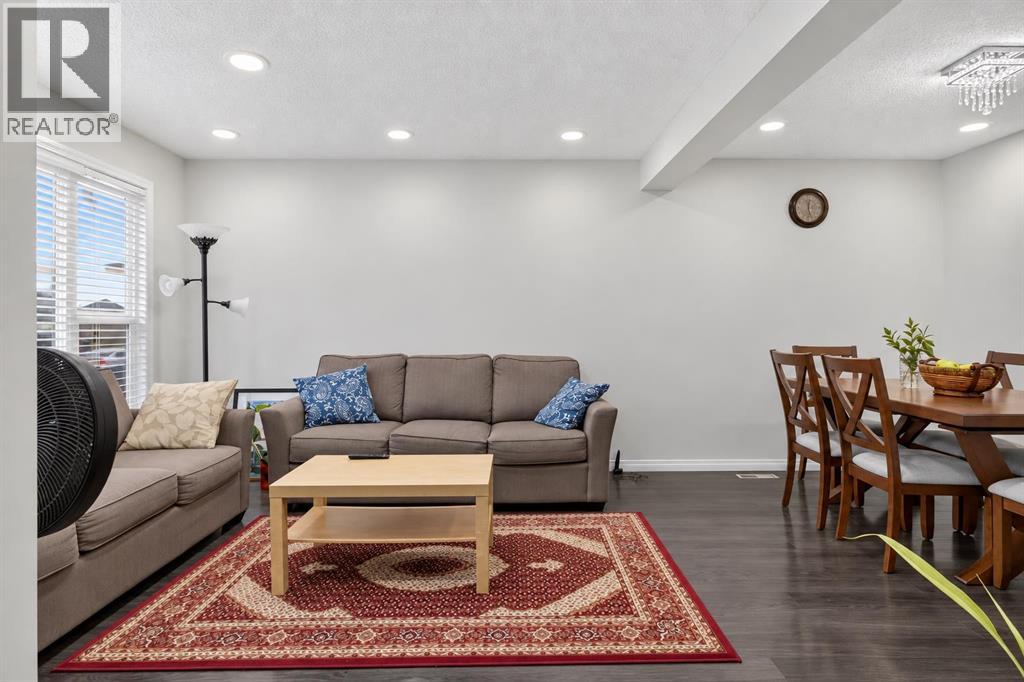 369 Falshire Drive NE, Calgary — photo 4