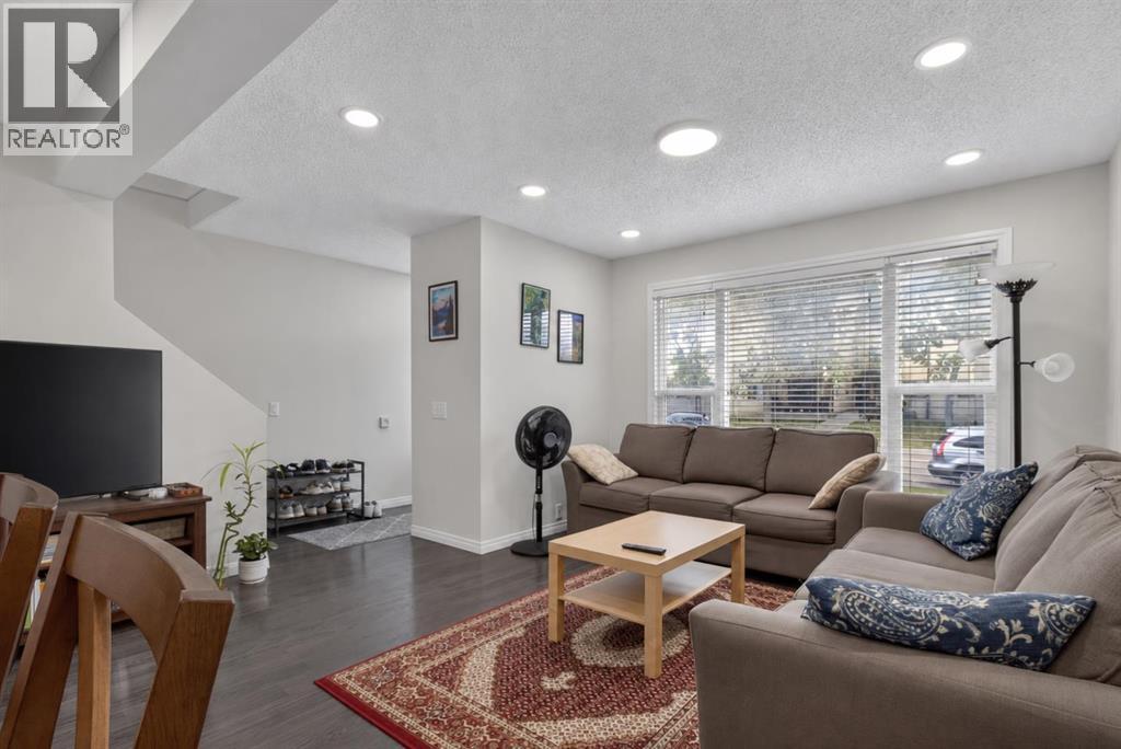 369 Falshire Drive NE, Calgary — photo 7