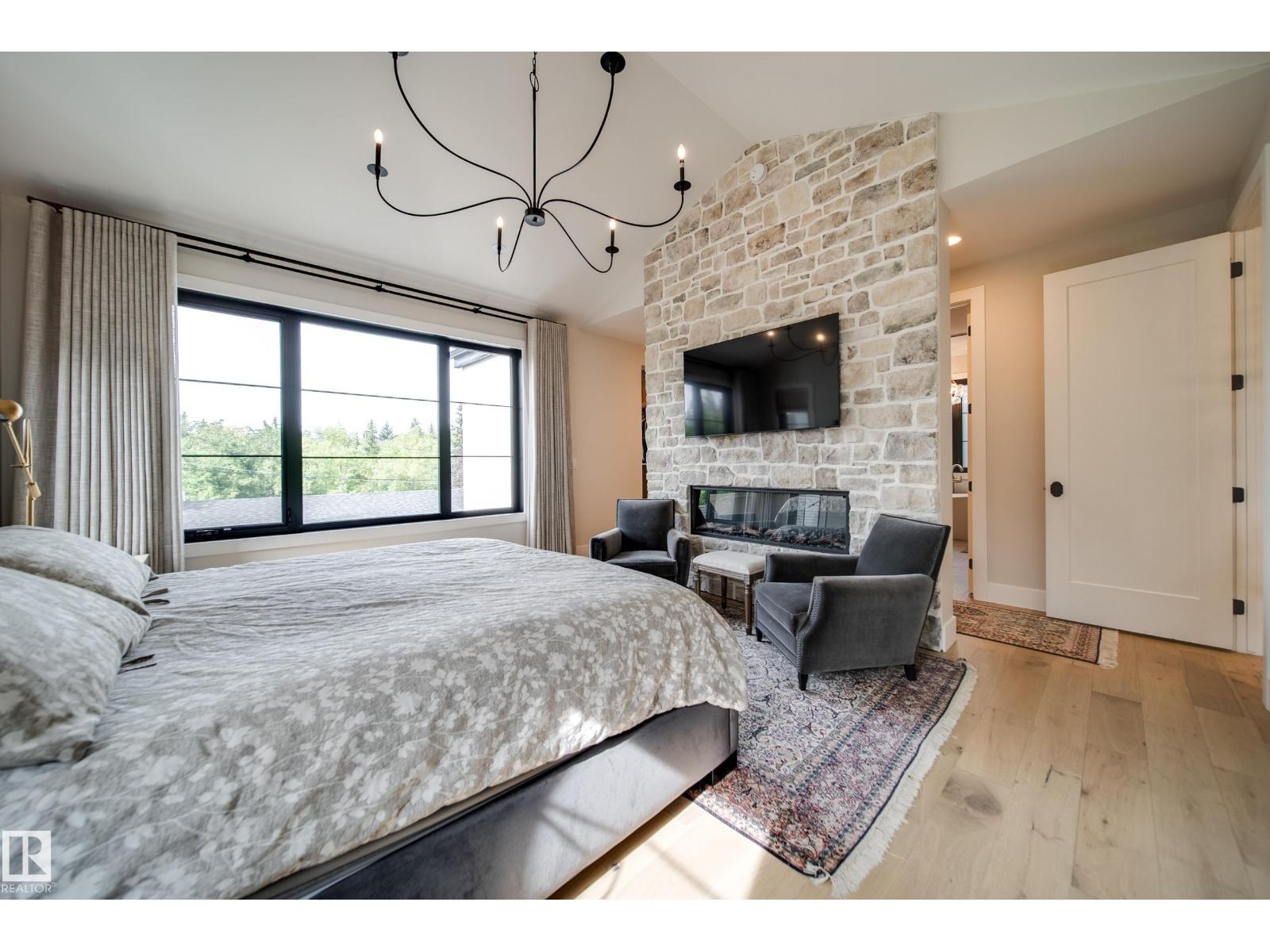 10228 130 ST NW - 35