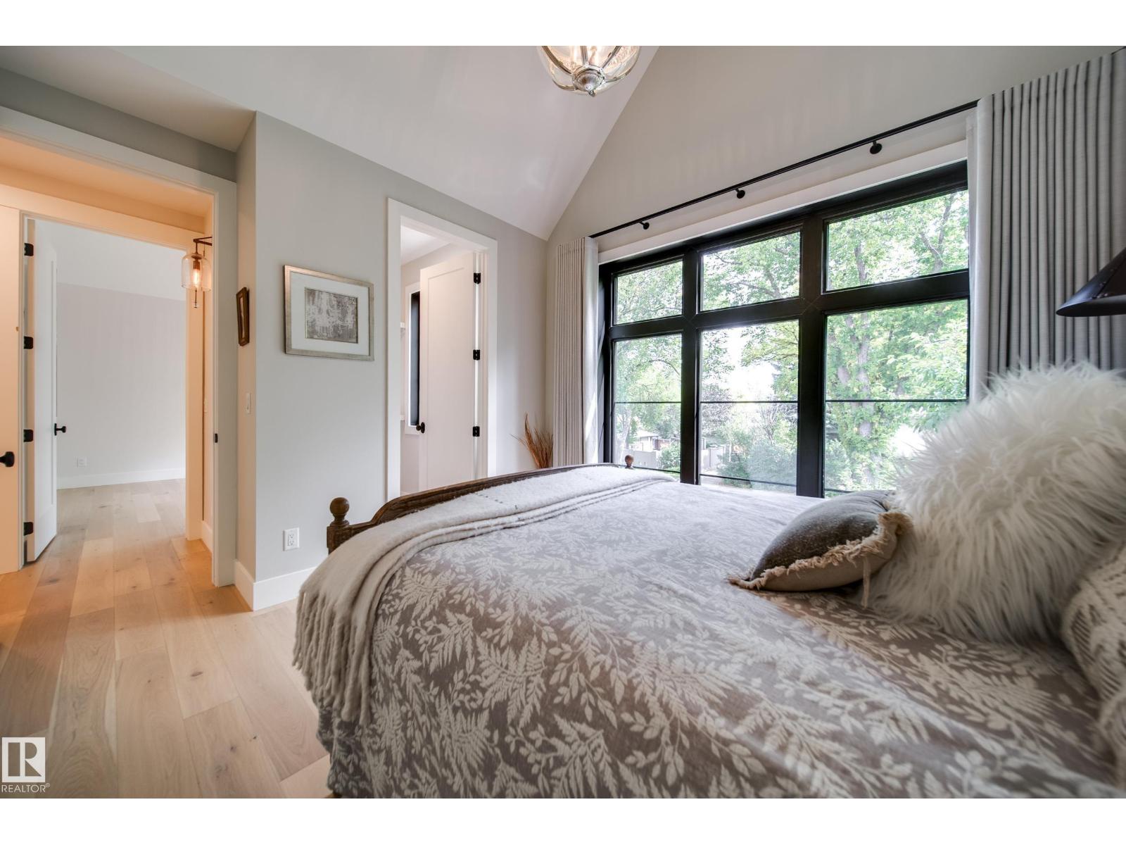 10228 130 ST NW - 46
