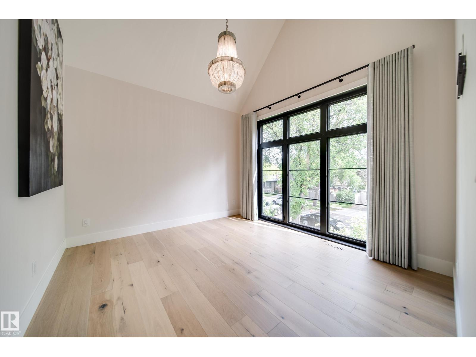 10228 130 ST NW - 48