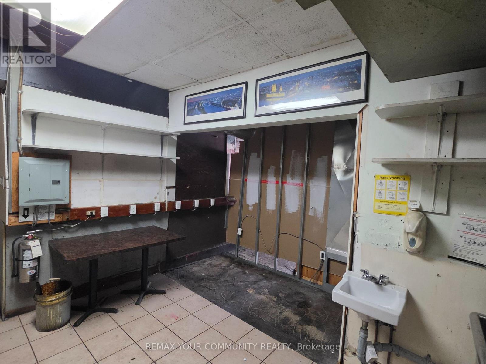 B & C - 349 ROYAL YORK ROAD, Toronto (Mimico) — photo 7