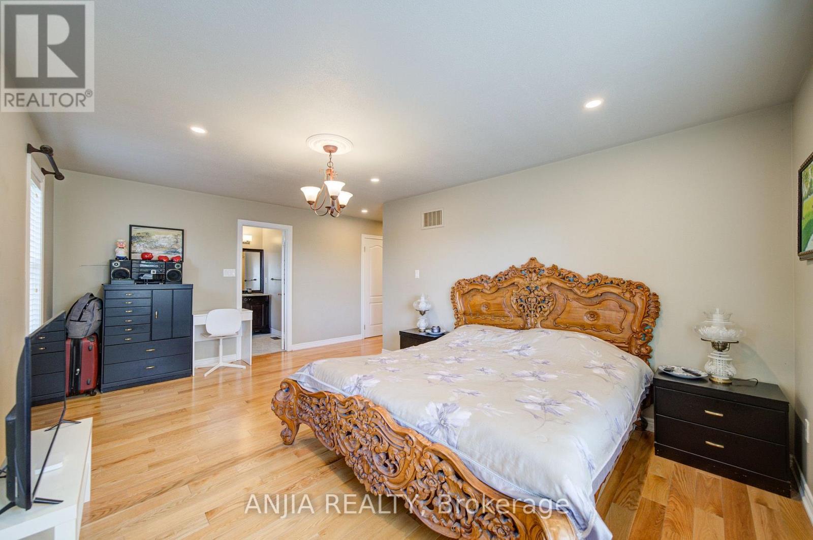38 HARPER'S GATE WAY - Image 25