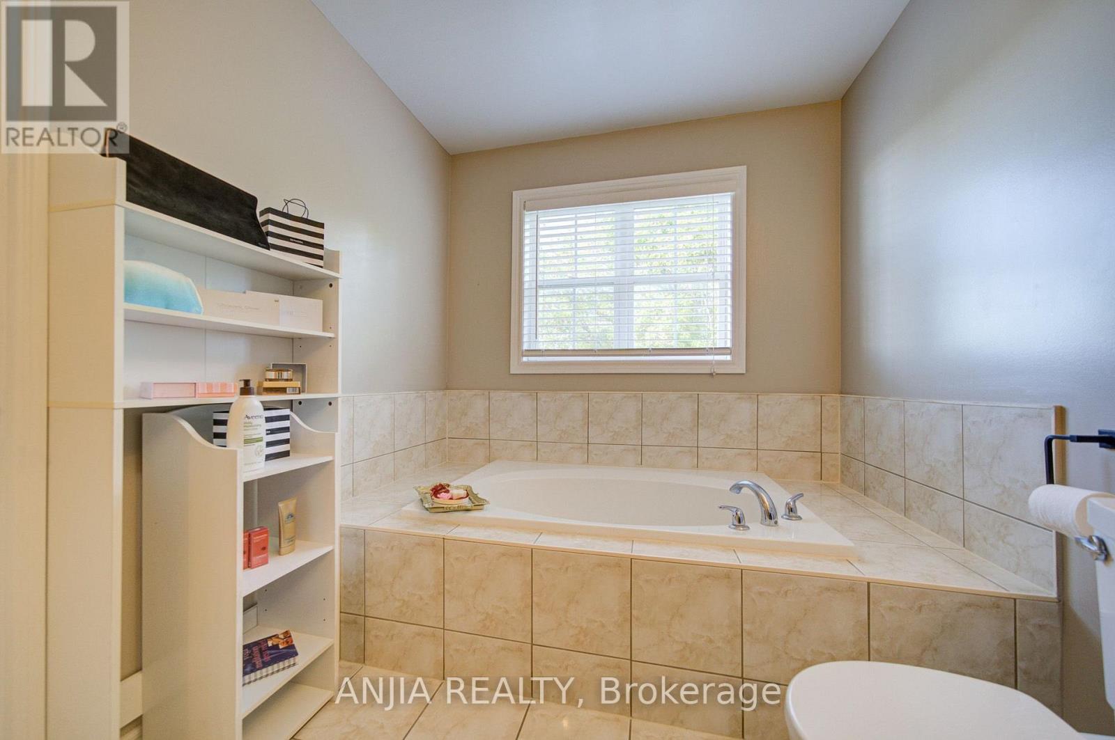 38 HARPER'S GATE WAY - Image 27