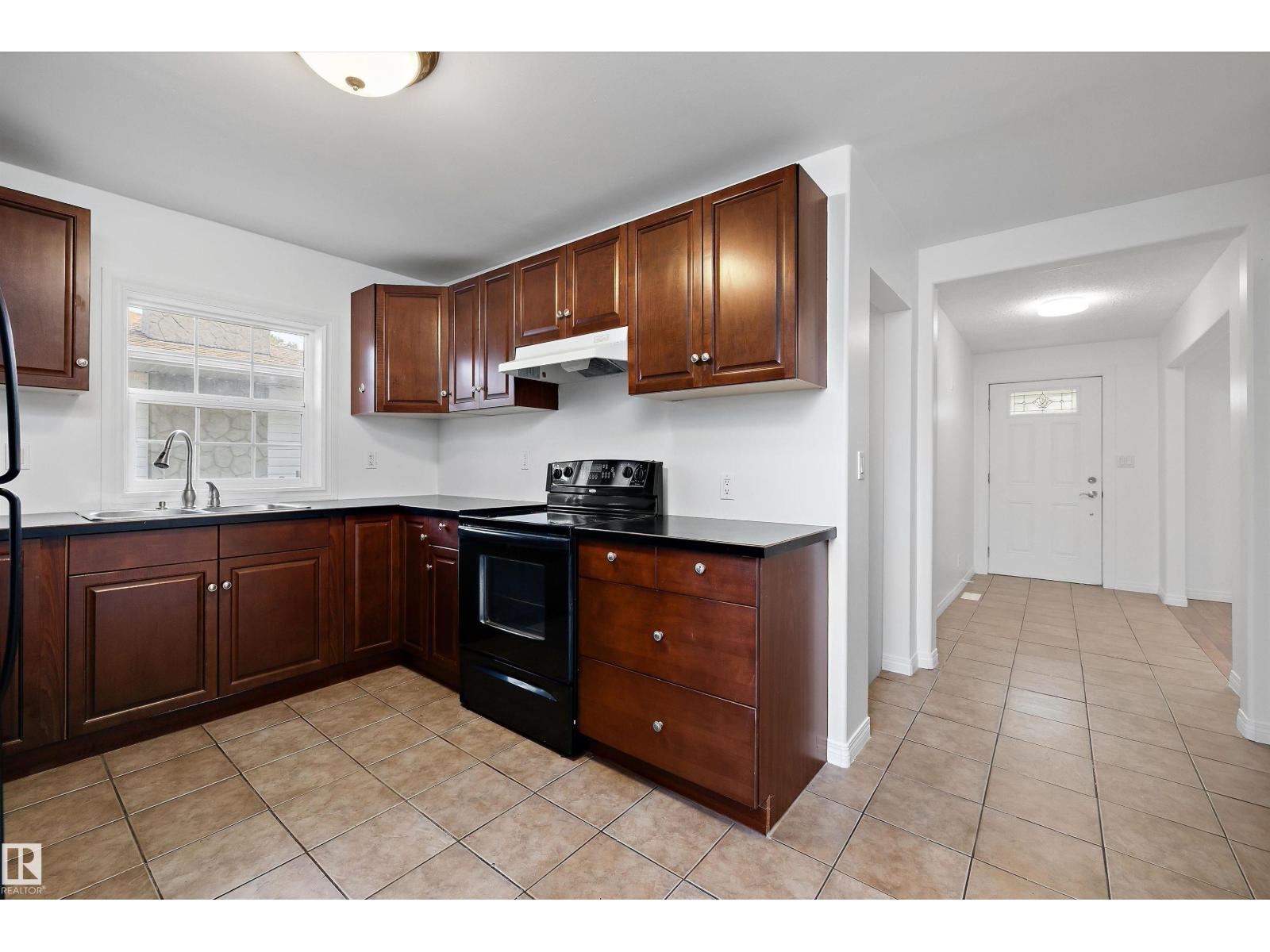 10011 105 ST - Image 14