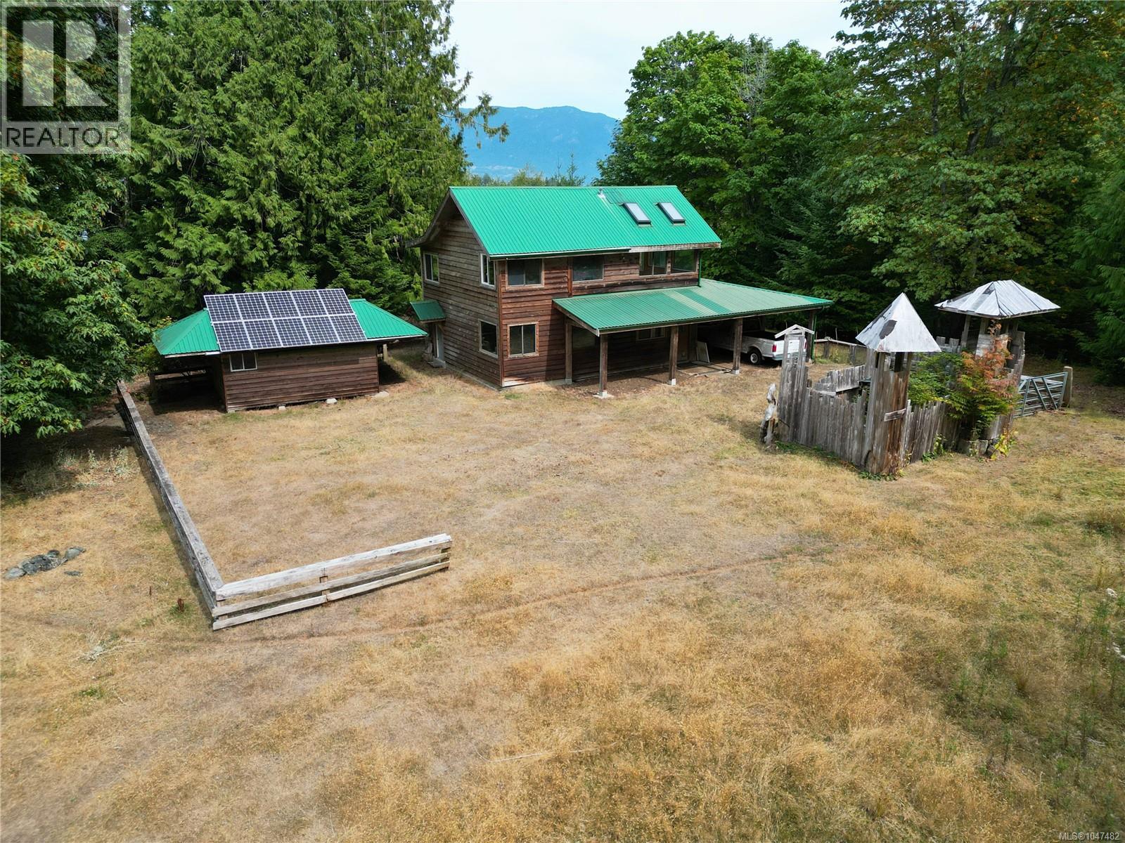 9 Mine Rd, Lasqueti Island — photo 4
