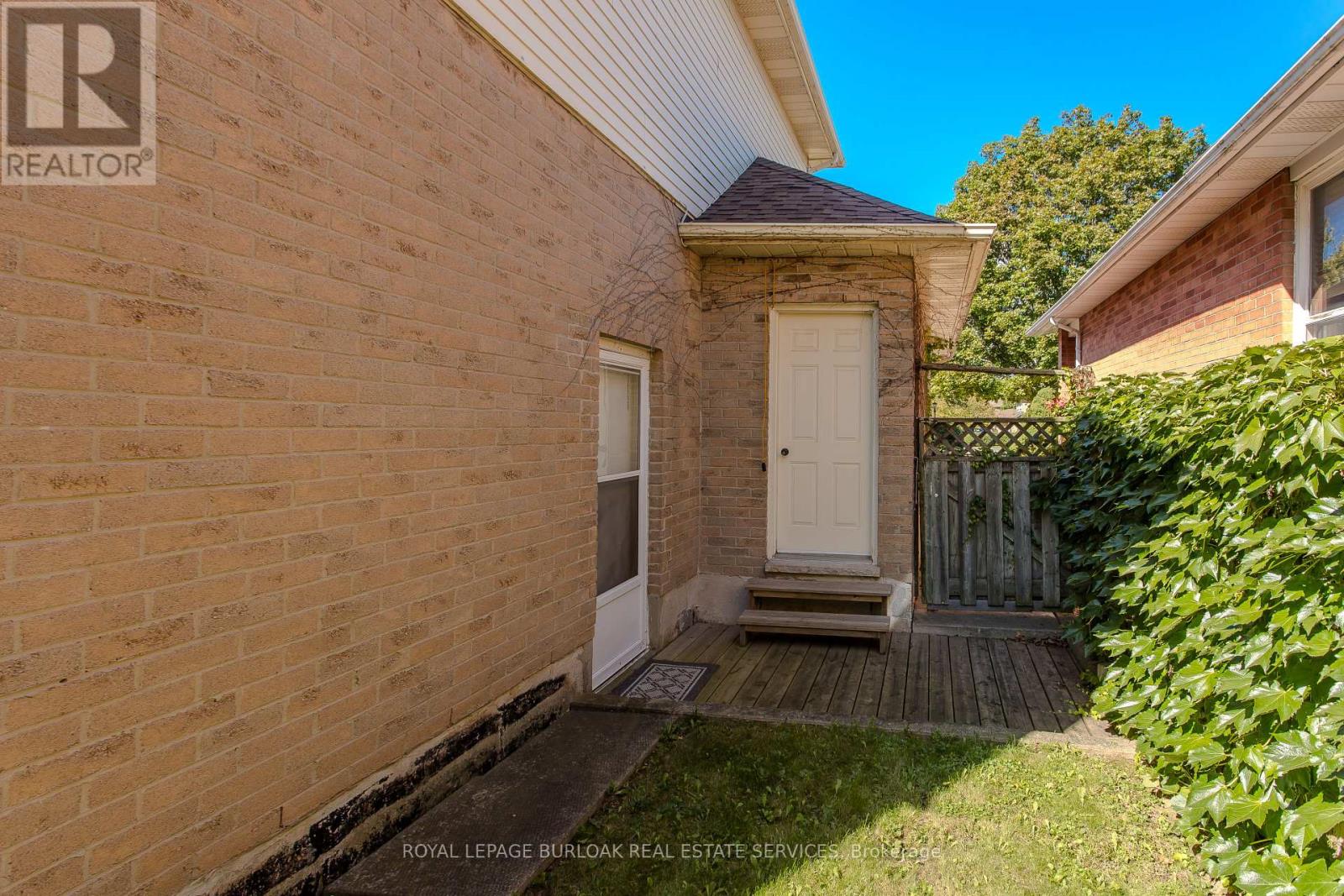 14 ELLINGTON AVENUE - Image 30