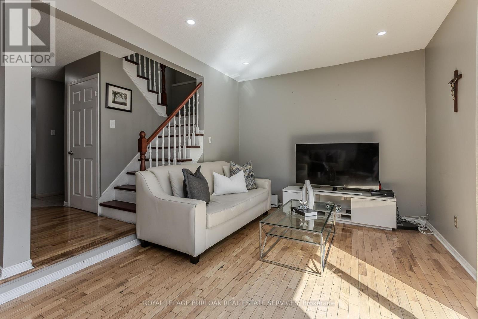 14 ELLINGTON AVENUE - Image 8