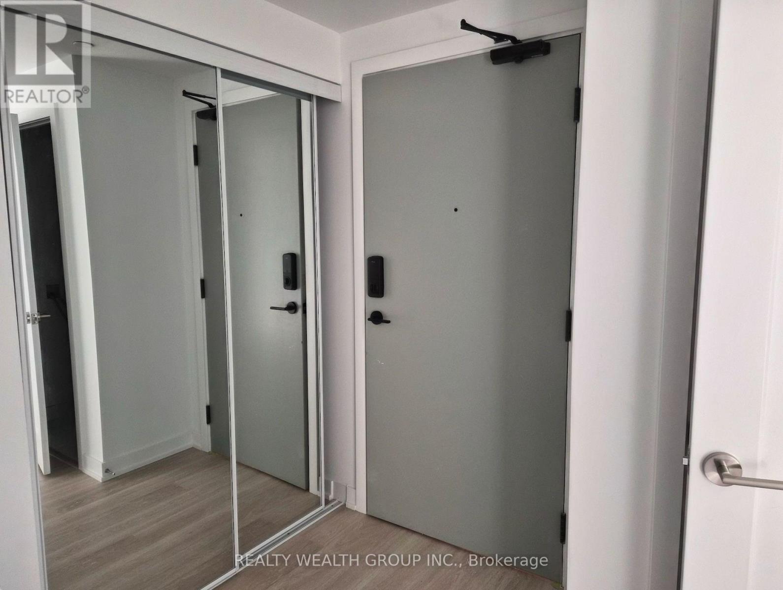3002 - 5105 HURONTARIO STREET, Mississauga (Hurontario) — photo 2