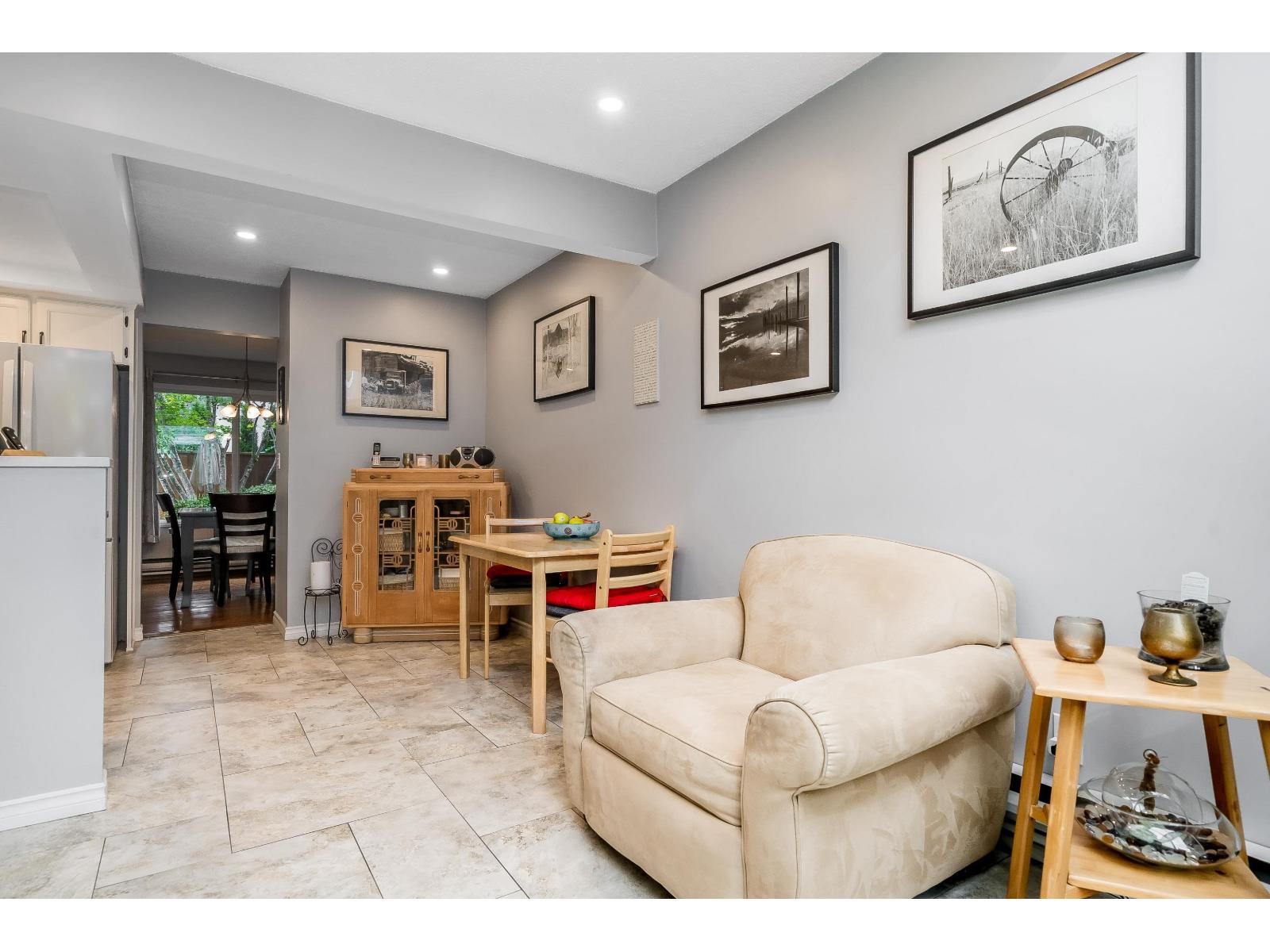 10 34755 OLD YALE ROAD, Abbotsford
