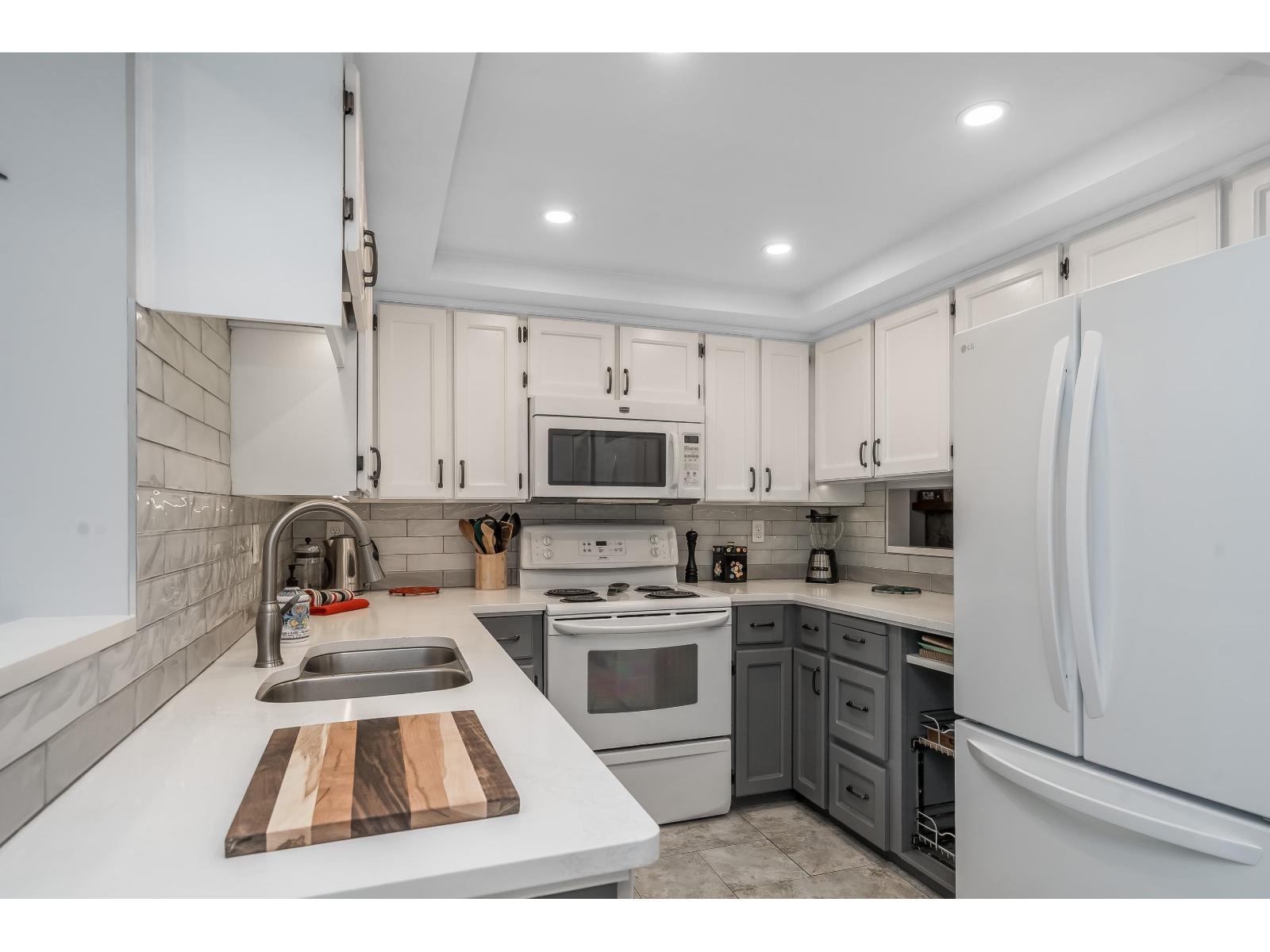 10 34755 OLD YALE ROAD, Abbotsford