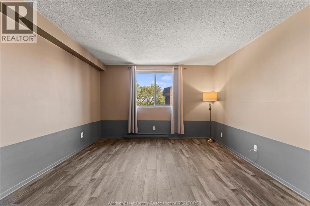 #509 3936 WYANDOTTE STREET East - Image 11