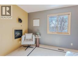 135 Canterbury Court SW - photo 21