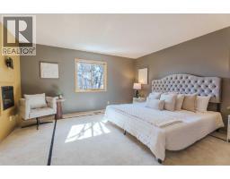 135 Canterbury Court SW - photo 19