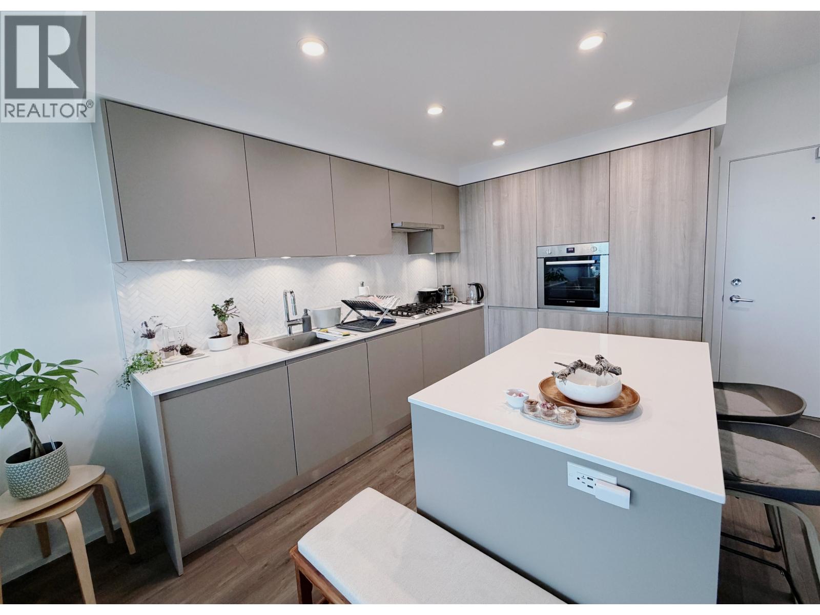 1 Bed, 1 Bath House for Sale in Burnaby – 2909 3809 EVERGREEN PLACE, Burnaby – MLS# R3165692 - Image 2