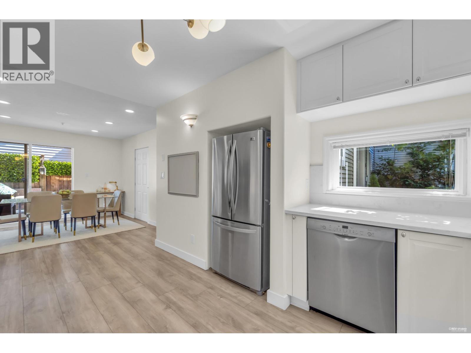 5 1233 W 16TH STREET, North Vancouver — photo 9