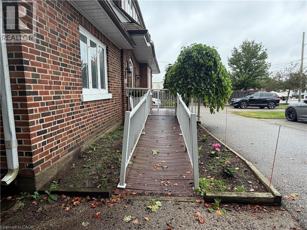 1558 E KING Street E Unit# MAIN LEVEL, Cambridge — photo 4