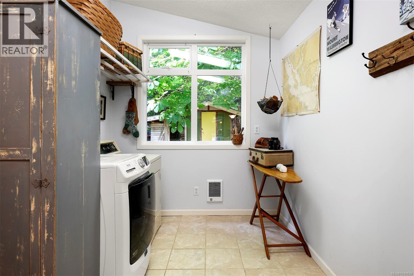 1701 Dalziel Rd - Image 36