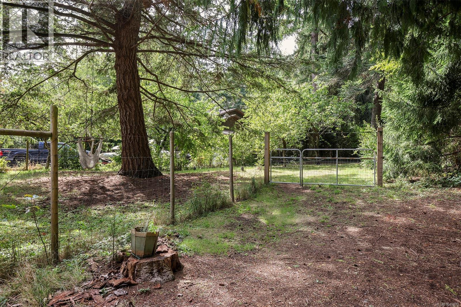 1701 Dalziel Rd - 9