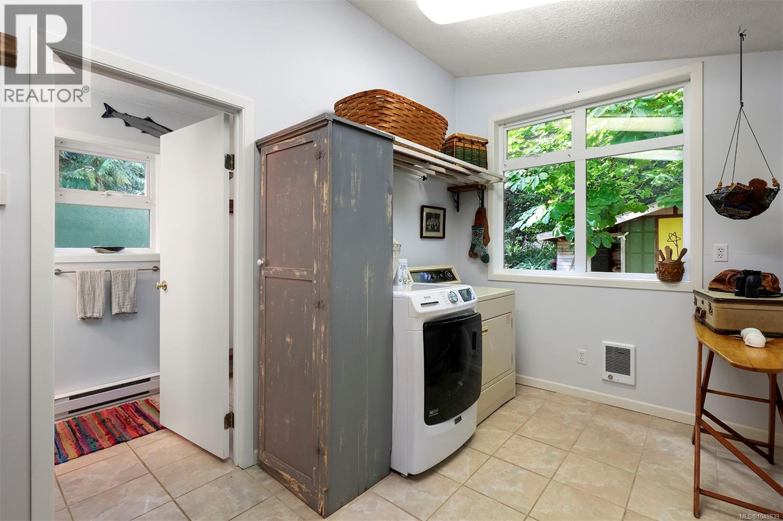 1701 Dalziel Rd - Image 35