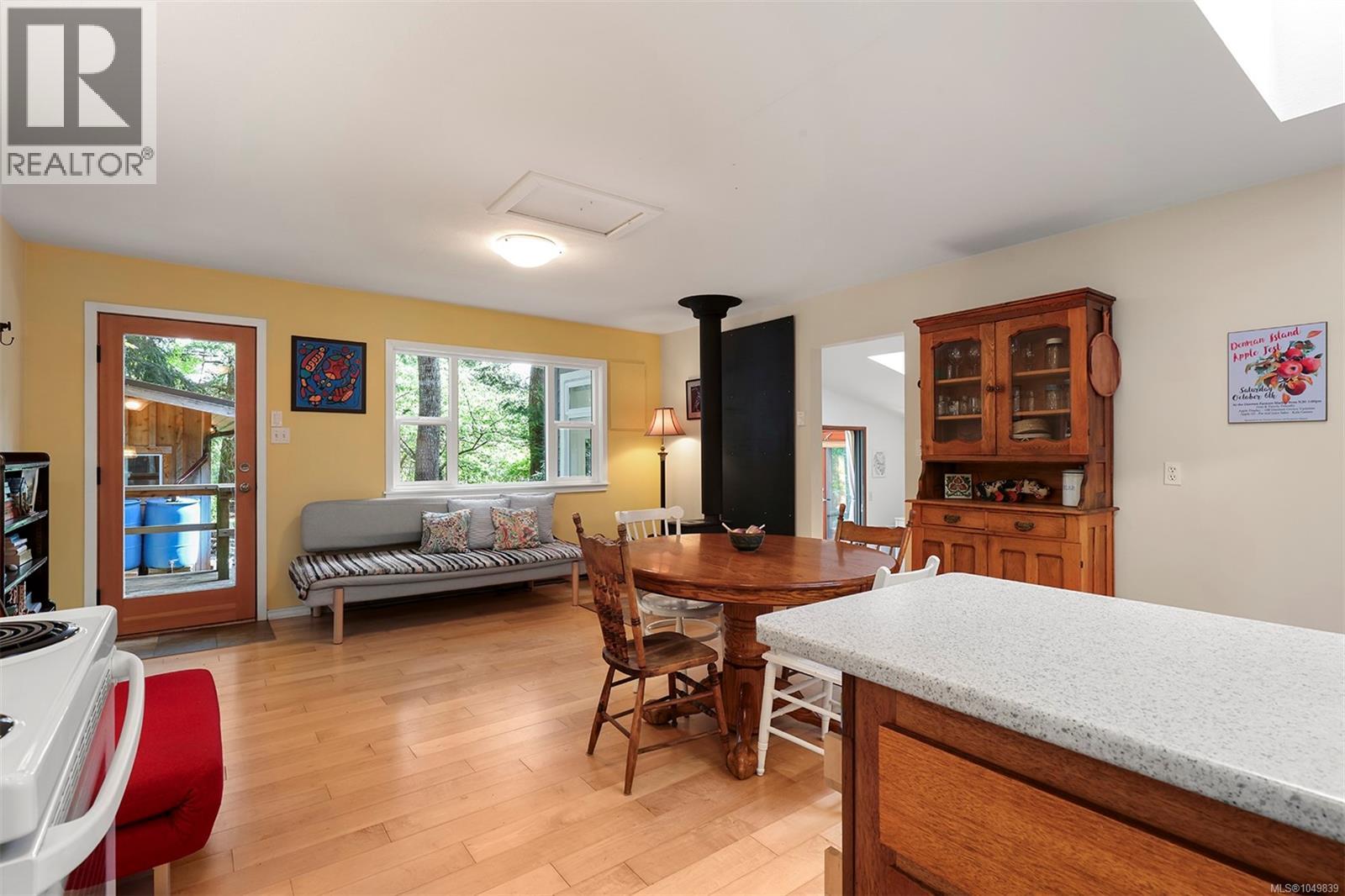 1701 Dalziel Rd - Image 24