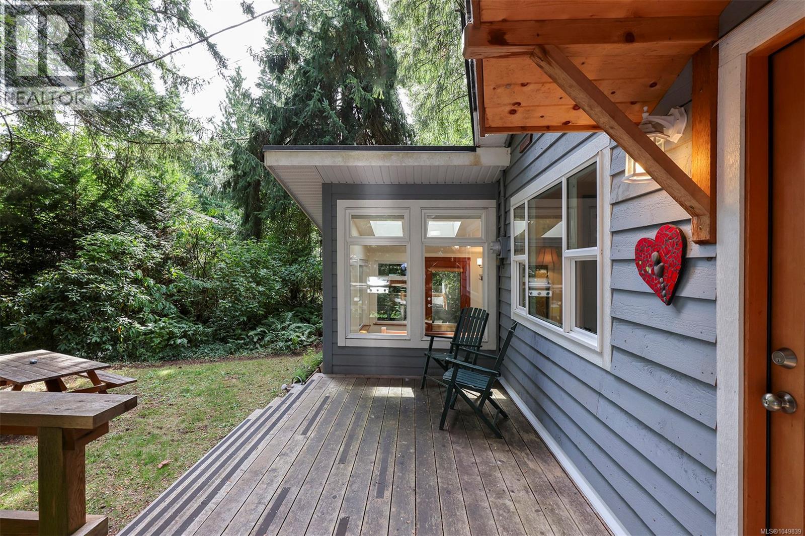 1701 Dalziel Rd - Image 16