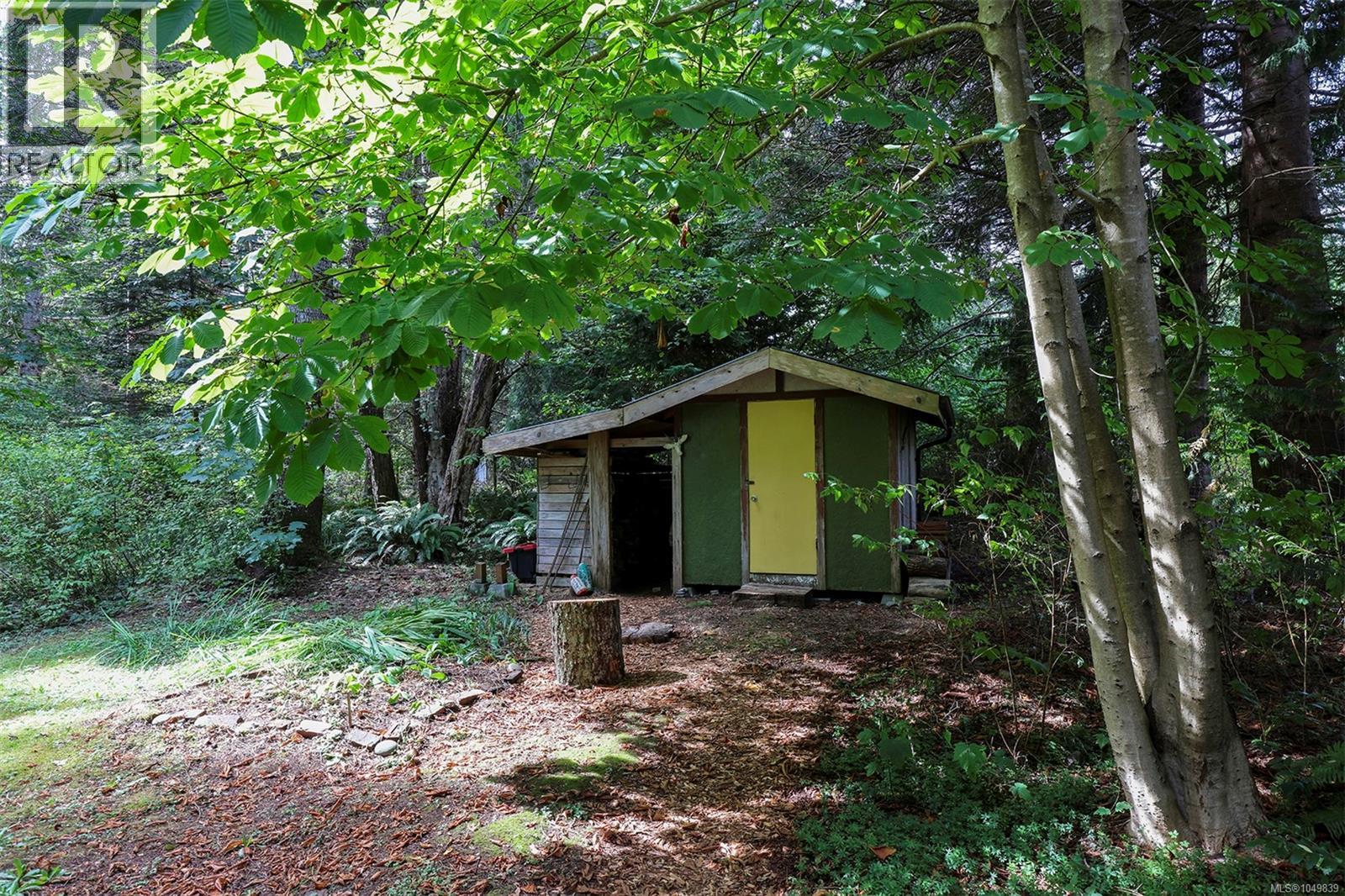 1701 Dalziel Rd - 45