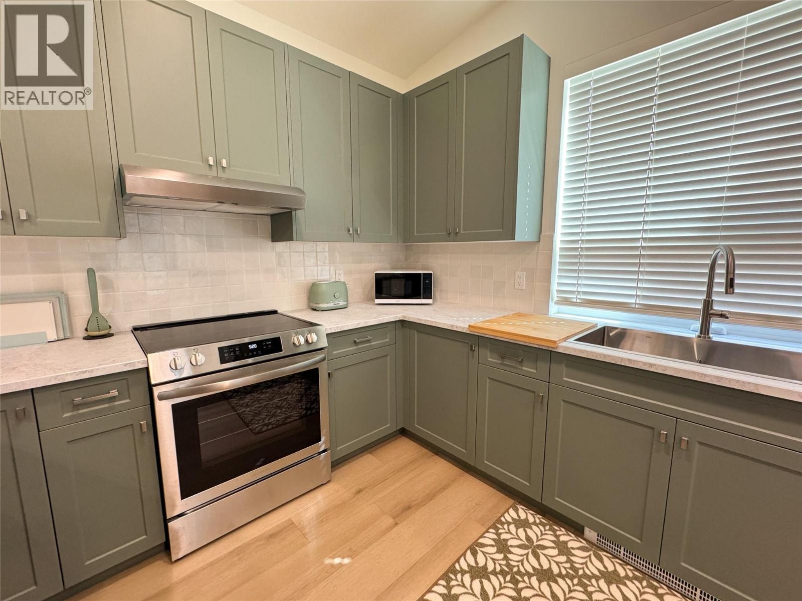 667 72nd Avenue - 16